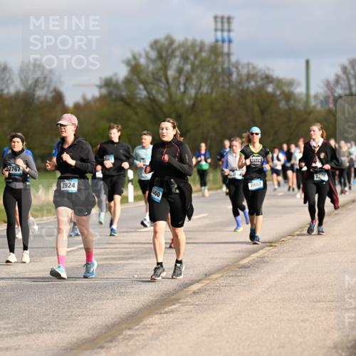 12.04.2026 - 45. Internationalen Wilhelmsburger Insellauf Dr. Thomas Lammeyer http://msf.ph/oto/9435581 12.04.2026 09:25:03 Laufen 2767, 2924, 9 meine-sportfotos.de