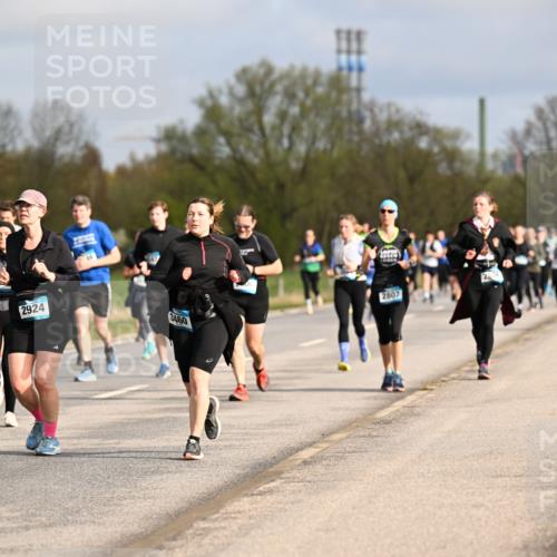 12.04.2026 - 45. Internationalen Wilhelmsburger Insellauf Dr. Thomas Lammeyer http://msf.ph/oto/9435582 12.04.2026 09:25:04 Laufen 2924, 3460, 2807 meine-sportfotos.de