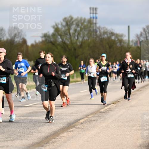 12.04.2026 - 45. Internationalen Wilhelmsburger Insellauf Dr. Thomas Lammeyer http://msf.ph/oto/9435583 12.04.2026 09:25:04 Laufen 2924, 4146, 460, 2806, 2807, 2800 meine-sportfotos.de