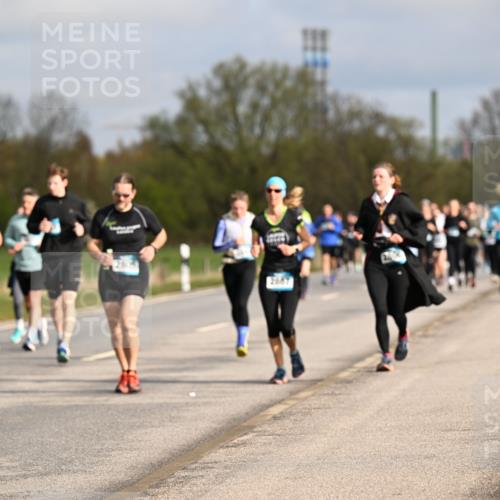 12.04.2026 - 45. Internationalen Wilhelmsburger Insellauf Dr. Thomas Lammeyer http://msf.ph/oto/9435594 12.04.2026 09:25:06 Laufen 460 meine-sportfotos.de