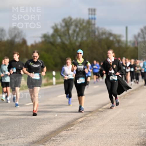 12.04.2026 - 45. Internationalen Wilhelmsburger Insellauf Dr. Thomas Lammeyer http://msf.ph/oto/9435595 12.04.2026 09:25:06 Laufen 460, 280, 2200 meine-sportfotos.de
