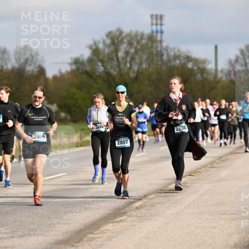12.04.2026 - 45. Internationalen Wilhelmsburger Insellauf Dr. Thomas Lammeyer http://msf.ph/oto/9435600 12.04.2026 09:25:07 Laufen 4146, 147, 2806, 2644, 2807, 2800 meine-sportfotos.de
