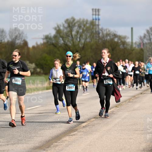 12.04.2026 - 45. Internationalen Wilhelmsburger Insellauf Dr. Thomas Lammeyer http://msf.ph/oto/9435602 12.04.2026 09:25:07 Laufen 4146, 147, 2806, 2644, 2800, 2807 meine-sportfotos.de