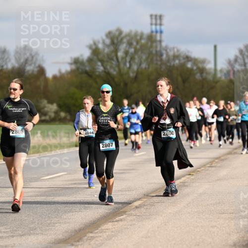 12.04.2026 - 45. Internationalen Wilhelmsburger Insellauf Dr. Thomas Lammeyer http://msf.ph/oto/9435605 12.04.2026 09:25:08 Laufen 16, 4147, 2806, 2644, 2807, 2800 meine-sportfotos.de