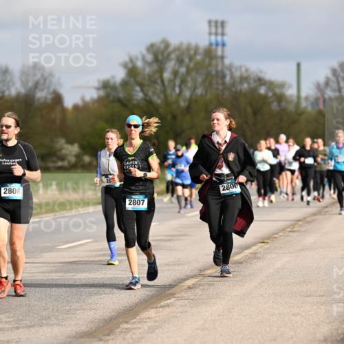 12.04.2026 - 45. Internationalen Wilhelmsburger Insellauf Dr. Thomas Lammeyer http://msf.ph/oto/9435607 12.04.2026 09:25:08 Laufen 46, 26, 2806, 2800, 2807 meine-sportfotos.de