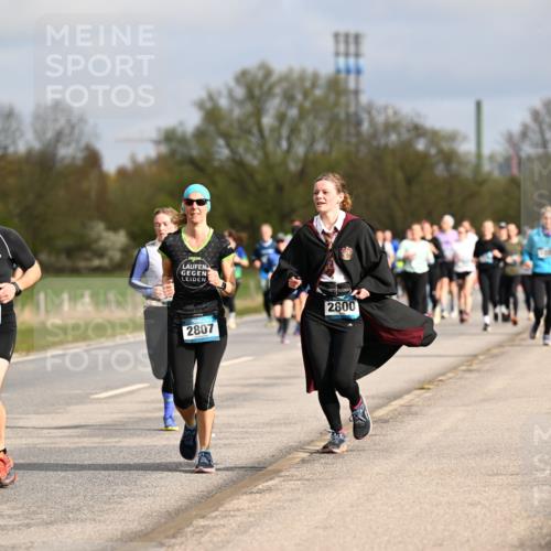 12.04.2026 - 45. Internationalen Wilhelmsburger Insellauf Dr. Thomas Lammeyer http://msf.ph/oto/9435610 12.04.2026 09:25:09 Laufen 4147, 56, 2806, 2807, 2800 meine-sportfotos.de