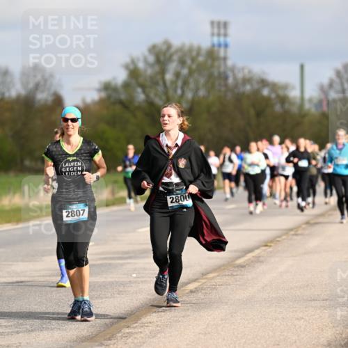 12.04.2026 - 45. Internationalen Wilhelmsburger Insellauf Dr. Thomas Lammeyer http://msf.ph/oto/9435617 12.04.2026 09:25:10 Laufen 2806, 2807, 2800 meine-sportfotos.de