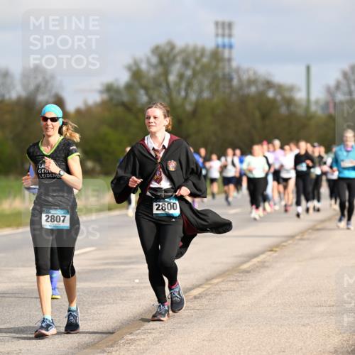 12.04.2026 - 45. Internationalen Wilhelmsburger Insellauf Dr. Thomas Lammeyer http://msf.ph/oto/9435620 12.04.2026 09:25:10 Laufen 2807, 2800 meine-sportfotos.de