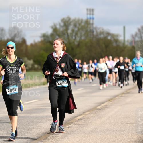 12.04.2026 - 45. Internationalen Wilhelmsburger Insellauf Dr. Thomas Lammeyer http://msf.ph/oto/9435623 12.04.2026 09:25:10 Laufen 2807, 2800 meine-sportfotos.de