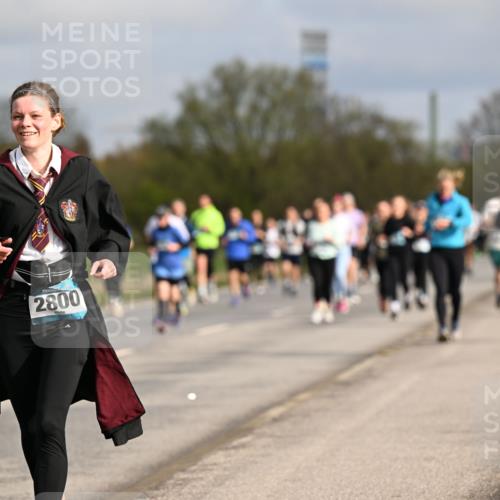 12.04.2026 - 45. Internationalen Wilhelmsburger Insellauf Dr. Thomas Lammeyer http://msf.ph/oto/9435634 12.04.2026 09:25:12 Laufen 2800 meine-sportfotos.de