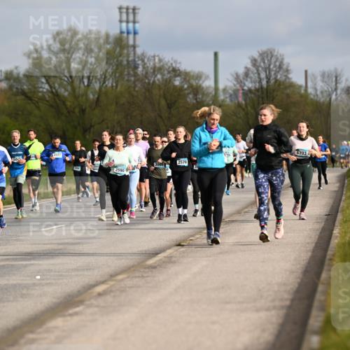 12.04.2026 - 45. Internationalen Wilhelmsburger Insellauf Dr. Thomas Lammeyer http://msf.ph/oto/9435638 12.04.2026 09:25:13 Laufen 4516, 2740, 5042, 385, 4977, 2576, 3005, 2590, 5703, 16 meine-sportfotos.de