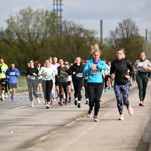 12.04.2026 - 45. Internationalen Wilhelmsburger Insellauf Dr. Thomas Lammeyer http://msf.ph/oto/9435642 12.04.2026 09:25:14 Laufen 3740, 5043, 4977, 3005, 2699, 2590, 60, 2576, 391, 2225, 5703, 16 meine-sportfotos.de