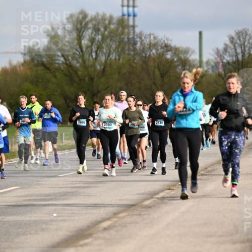 12.04.2026 - 45. Internationalen Wilhelmsburger Insellauf Dr. Thomas Lammeyer http://msf.ph/oto/9435644 12.04.2026 09:25:15 Laufen 3740, 4977, 5703, 50, 2699, 2576, 266, 2590, 30, 660, 16 meine-sportfotos.de