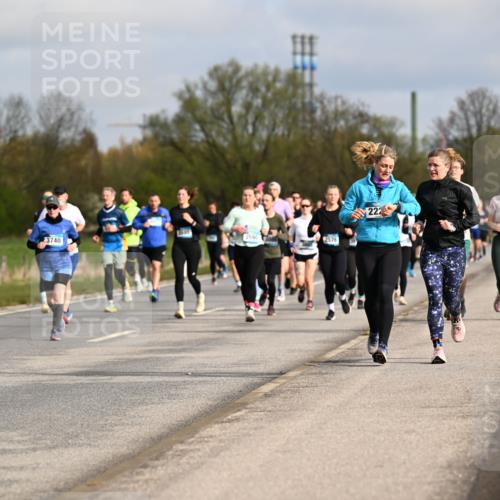 12.04.2026 - 45. Internationalen Wilhelmsburger Insellauf Dr. Thomas Lammeyer http://msf.ph/oto/9435648 12.04.2026 09:25:16 Laufen 3740, 2590, 2576, 222, 5703 meine-sportfotos.de