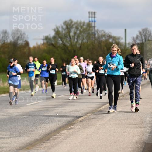12.04.2026 - 45. Internationalen Wilhelmsburger Insellauf Dr. Thomas Lammeyer http://msf.ph/oto/9435650 12.04.2026 09:25:16 Laufen 3740, 2225, 57 meine-sportfotos.de