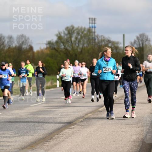 12.04.2026 - 45. Internationalen Wilhelmsburger Insellauf Dr. Thomas Lammeyer http://msf.ph/oto/9435655 12.04.2026 09:25:17 Laufen 3740, 2590, 2225 meine-sportfotos.de