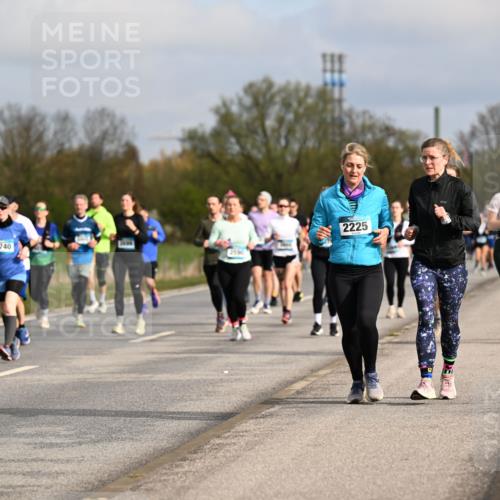 12.04.2026 - 45. Internationalen Wilhelmsburger Insellauf Dr. Thomas Lammeyer http://msf.ph/oto/9435658 12.04.2026 09:25:18 Laufen 1740, 2540, 2225 meine-sportfotos.de