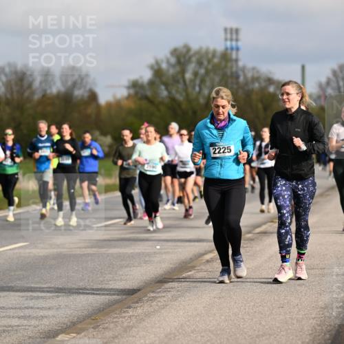 12.04.2026 - 45. Internationalen Wilhelmsburger Insellauf Dr. Thomas Lammeyer http://msf.ph/oto/9435661 12.04.2026 09:25:18 Laufen 3740, 2225 meine-sportfotos.de