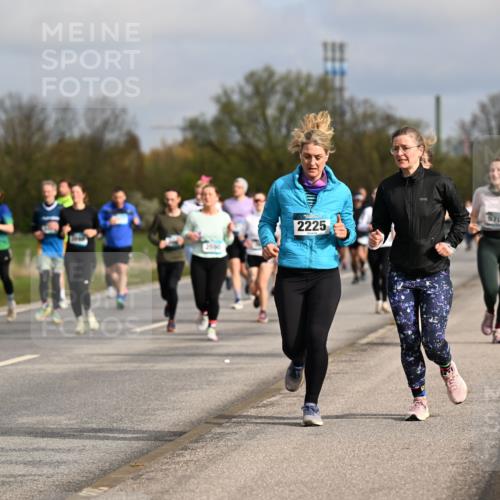 12.04.2026 - 45. Internationalen Wilhelmsburger Insellauf Dr. Thomas Lammeyer http://msf.ph/oto/9435663 12.04.2026 09:25:19 Laufen 331, 2225, 5703 meine-sportfotos.de