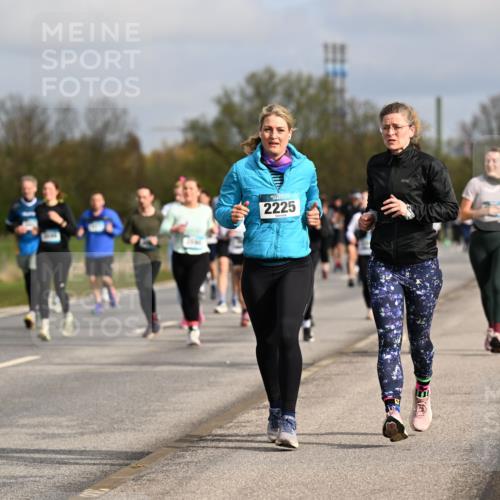 12.04.2026 - 45. Internationalen Wilhelmsburger Insellauf Dr. Thomas Lammeyer http://msf.ph/oto/9435667 12.04.2026 09:25:19 Laufen 3740, 2225 meine-sportfotos.de