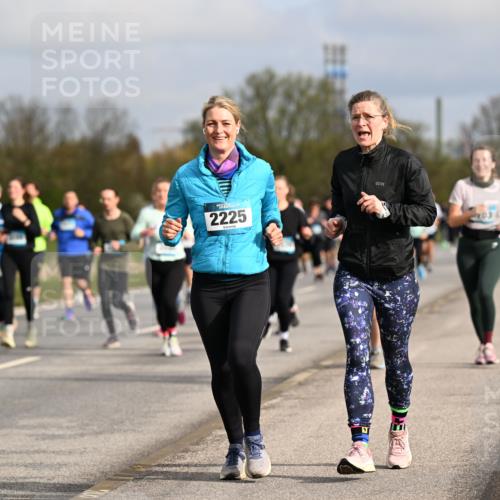 12.04.2026 - 45. Internationalen Wilhelmsburger Insellauf Dr. Thomas Lammeyer http://msf.ph/oto/9435672 12.04.2026 09:25:20 Laufen 2225 meine-sportfotos.de