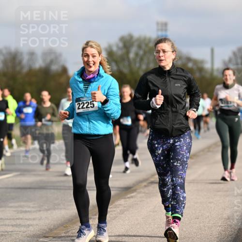 12.04.2026 - 45. Internationalen Wilhelmsburger Insellauf Dr. Thomas Lammeyer http://msf.ph/oto/9435675 12.04.2026 09:25:20 Laufen 2225 meine-sportfotos.de