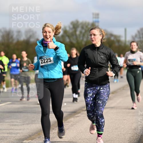 12.04.2026 - 45. Internationalen Wilhelmsburger Insellauf Dr. Thomas Lammeyer http://msf.ph/oto/9435676 12.04.2026 09:25:20 Laufen 2225 meine-sportfotos.de