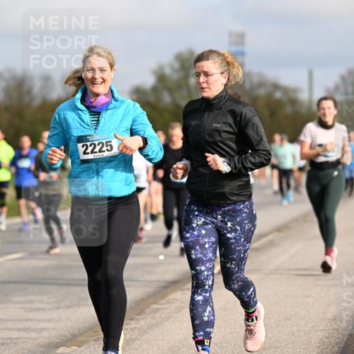 12.04.2026 - 45. Internationalen Wilhelmsburger Insellauf Dr. Thomas Lammeyer http://msf.ph/oto/9435678 12.04.2026 09:25:21 Laufen 2225 meine-sportfotos.de