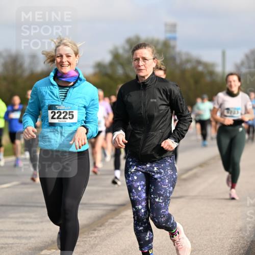 12.04.2026 - 45. Internationalen Wilhelmsburger Insellauf Dr. Thomas Lammeyer http://msf.ph/oto/9435679 12.04.2026 09:25:21 Laufen 2225 meine-sportfotos.de