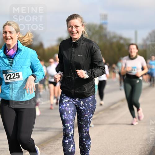 12.04.2026 - 45. Internationalen Wilhelmsburger Insellauf Dr. Thomas Lammeyer http://msf.ph/oto/9435681 12.04.2026 09:25:21 Laufen 2225 meine-sportfotos.de