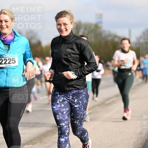 12.04.2026 - 45. Internationalen Wilhelmsburger Insellauf Dr. Thomas Lammeyer http://msf.ph/oto/9435682 12.04.2026 09:25:21 Laufen 2225 meine-sportfotos.de