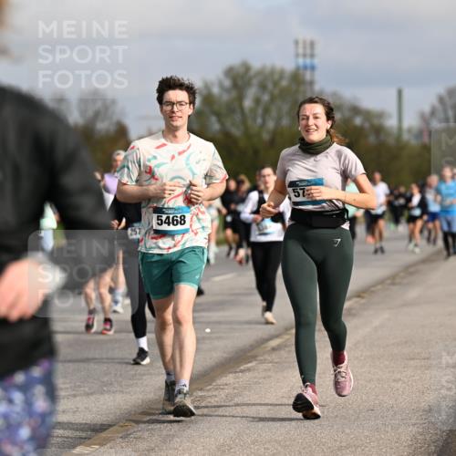 12.04.2026 - 45. Internationalen Wilhelmsburger Insellauf Dr. Thomas Lammeyer http://msf.ph/oto/9435689 12.04.2026 09:25:23 Laufen 257, 5468, 57 meine-sportfotos.de