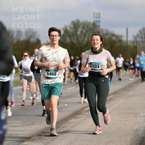 12.04.2026 - 45. Internationalen Wilhelmsburger Insellauf Dr. Thomas Lammeyer http://msf.ph/oto/9435690 12.04.2026 09:25:23 Laufen 2590, 5468, 5703 meine-sportfotos.de