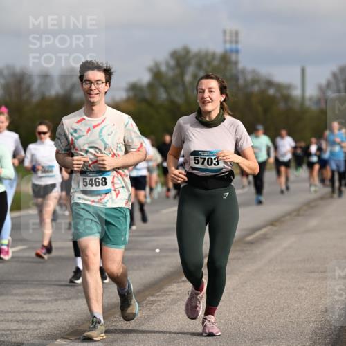 12.04.2026 - 45. Internationalen Wilhelmsburger Insellauf Dr. Thomas Lammeyer http://msf.ph/oto/9435693 12.04.2026 09:25:23 Laufen 30, 2590, 5468, 5703 meine-sportfotos.de