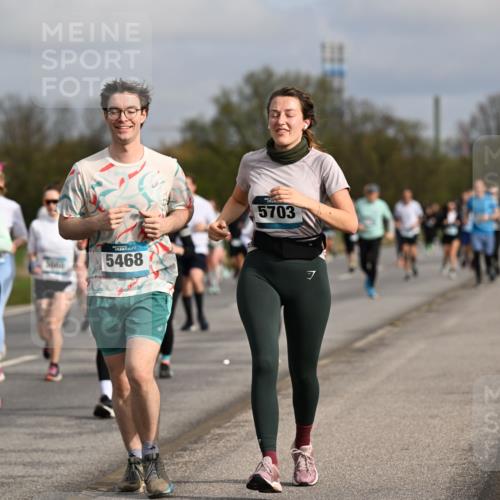 12.04.2026 - 45. Internationalen Wilhelmsburger Insellauf Dr. Thomas Lammeyer http://msf.ph/oto/9435694 12.04.2026 09:25:23 Laufen 2590, 5468, 5703 meine-sportfotos.de