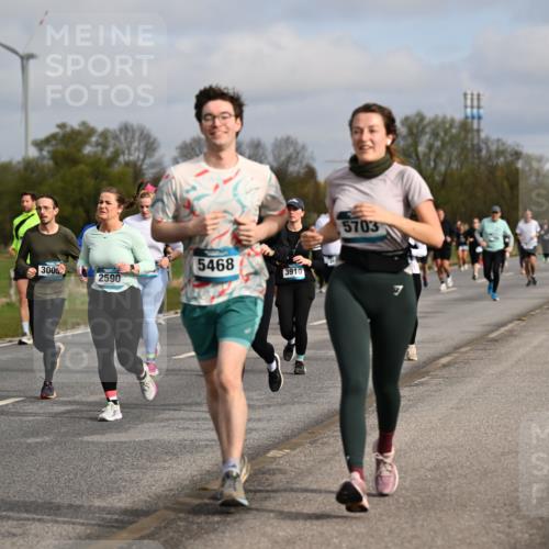 12.04.2026 - 45. Internationalen Wilhelmsburger Insellauf Dr. Thomas Lammeyer http://msf.ph/oto/9435695 12.04.2026 09:25:24 Laufen 2699, 5468, 3005, 3910, 2590, 5703 meine-sportfotos.de