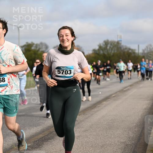 12.04.2026 - 45. Internationalen Wilhelmsburger Insellauf Dr. Thomas Lammeyer http://msf.ph/oto/9435703 12.04.2026 09:25:25 Laufen 5468, 5703 meine-sportfotos.de