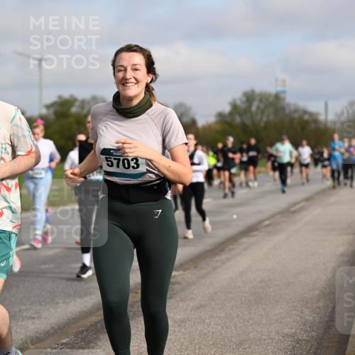 12.04.2026 - 45. Internationalen Wilhelmsburger Insellauf Dr. Thomas Lammeyer http://msf.ph/oto/9435704 12.04.2026 09:25:25 Laufen 5468, 5703 meine-sportfotos.de