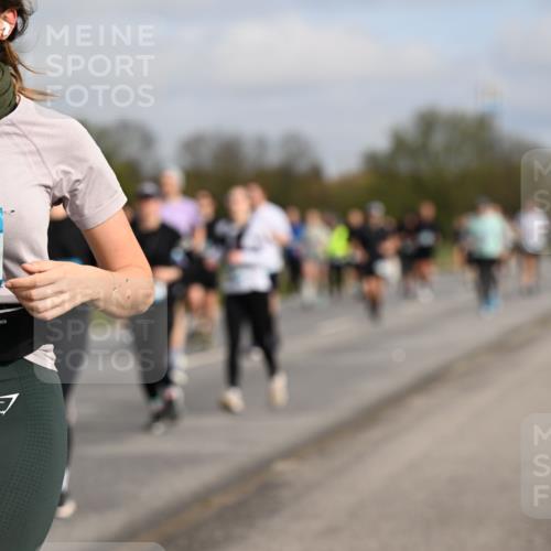 12.04.2026 - 45. Internationalen Wilhelmsburger Insellauf Dr. Thomas Lammeyer http://msf.ph/oto/9435706 12.04.2026 09:25:26 Laufen 45, 5703 meine-sportfotos.de