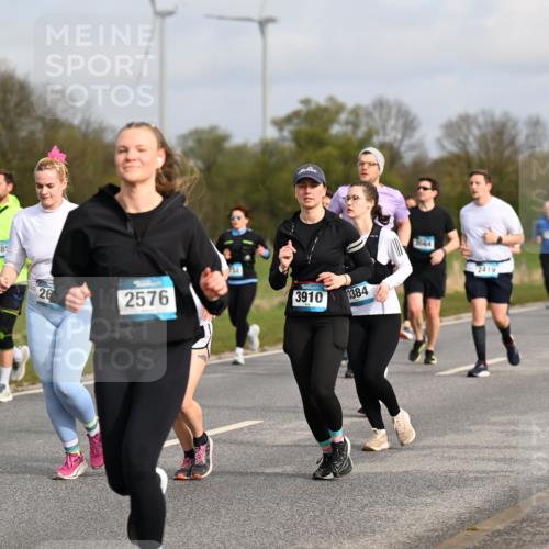 12.04.2026 - 45. Internationalen Wilhelmsburger Insellauf Dr. Thomas Lammeyer http://msf.ph/oto/9435710 12.04.2026 09:25:27 Laufen 2385, 26, 2576, 3910, 3384, 2419 meine-sportfotos.de