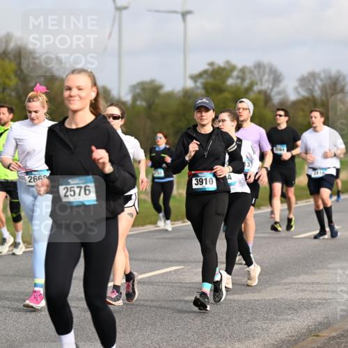 12.04.2026 - 45. Internationalen Wilhelmsburger Insellauf Dr. Thomas Lammeyer http://msf.ph/oto/9435711 12.04.2026 09:25:27 Laufen 2669, 2576, 3910, 13 meine-sportfotos.de