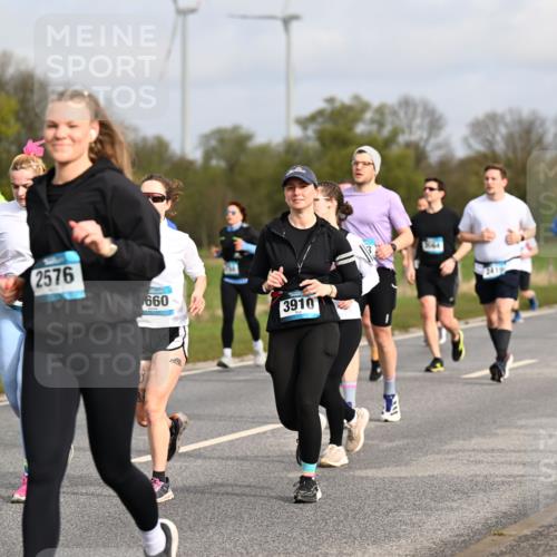 12.04.2026 - 45. Internationalen Wilhelmsburger Insellauf Dr. Thomas Lammeyer http://msf.ph/oto/9435712 12.04.2026 09:25:27 Laufen 2576, 660, 3910 meine-sportfotos.de