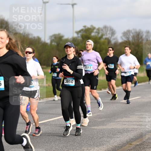 12.04.2026 - 45. Internationalen Wilhelmsburger Insellauf Dr. Thomas Lammeyer http://msf.ph/oto/9435713 12.04.2026 09:25:27 Laufen 238, 2576, 3910, 4513 meine-sportfotos.de