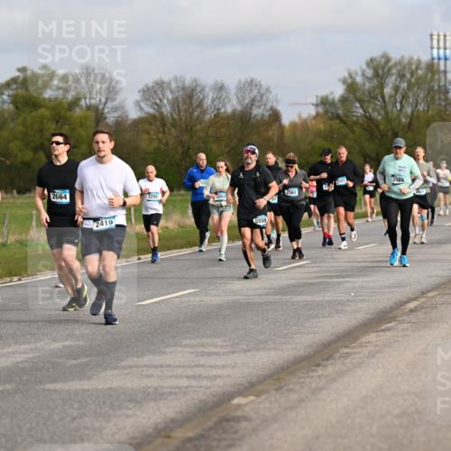 12.04.2026 - 45. Internationalen Wilhelmsburger Insellauf Dr. Thomas Lammeyer http://msf.ph/oto/9435717 12.04.2026 09:25:28 Laufen 2664, 4513, 2419, 2295, 5559, 2567, 2193, 3589, 2919 meine-sportfotos.de