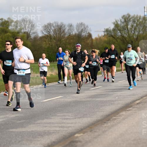 12.04.2026 - 45. Internationalen Wilhelmsburger Insellauf Dr. Thomas Lammeyer http://msf.ph/oto/9435719 12.04.2026 09:25:28 Laufen 513, 2664, 2419, 22, 3052, 2193, 2142, 3589, 2567, 29, 1949, 2730, 5559, 2919 meine-sportfotos.de