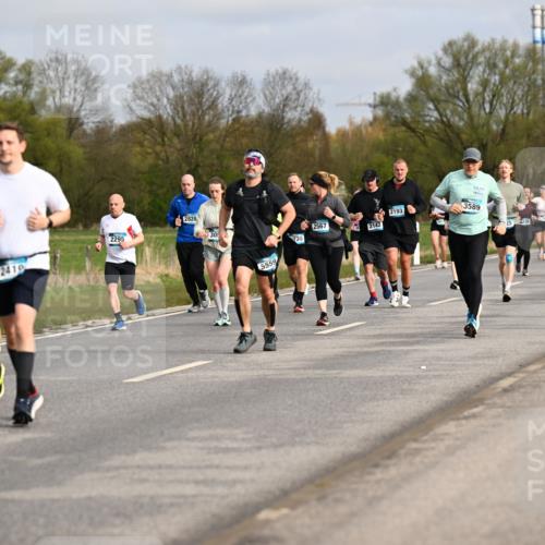 12.04.2026 - 45. Internationalen Wilhelmsburger Insellauf Dr. Thomas Lammeyer http://msf.ph/oto/9435721 12.04.2026 09:25:28 Laufen 2664, 2419, 2295, 2828, 5559, 2193, 3589, 2567, 2142, 3028, 730, 2919, 21 meine-sportfotos.de