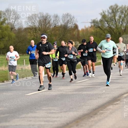 12.04.2026 - 45. Internationalen Wilhelmsburger Insellauf Dr. Thomas Lammeyer http://msf.ph/oto/9435725 12.04.2026 09:25:29 Laufen 2295, 2828, 2193, 3589, 2567, 2142, 3018, 730, 3029, 3716, 3028, 5559, 49, 25 meine-sportfotos.de