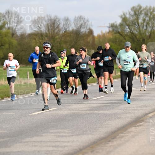 12.04.2026 - 45. Internationalen Wilhelmsburger Insellauf Dr. Thomas Lammeyer http://msf.ph/oto/9435726 12.04.2026 09:25:29 Laufen 2295, 282, 5559, 50, 00, 2193, 3589, 214, 2567, 3028, 3029, 949, 3018, 2730, 291 meine-sportfotos.de