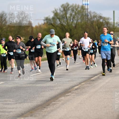 12.04.2026 - 45. Internationalen Wilhelmsburger Insellauf Dr. Thomas Lammeyer http://msf.ph/oto/9435728 12.04.2026 09:25:30 Laufen 2193, 2567, 2142, 730, 3018, 5559, 2000, 3589, 3029, 3028, 949, 2919, 2962 meine-sportfotos.de