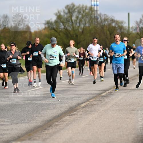 12.04.2026 - 45. Internationalen Wilhelmsburger Insellauf Dr. Thomas Lammeyer http://msf.ph/oto/9435729 12.04.2026 09:25:30 Laufen 5559, 52, 3018, 21, 2567, 730, 2193, 3589, 2919, 3028, 3029, 4949, 2962 meine-sportfotos.de